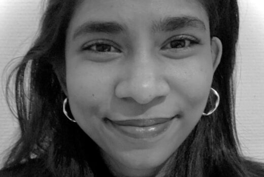 Headshot of Senuri de Silva in black and white